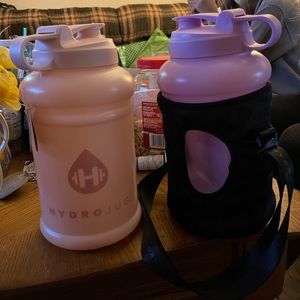 HydroJugs Bundle with Sleeve $40